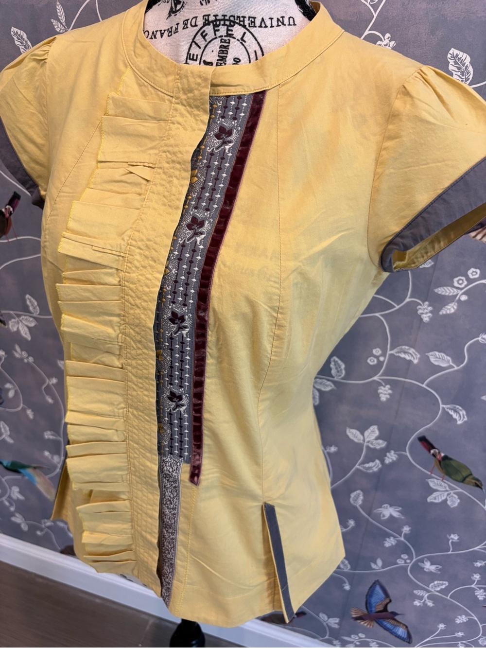Anthropologie Floreat Yellow Women's Short-Sleeve Ruffled Blouse size 6 - Picture 7 of 13